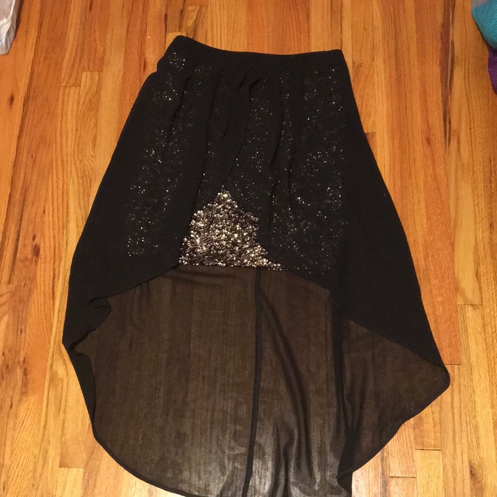 Gold sequin mini skirt with black high low overlay - Picture 1 of 4